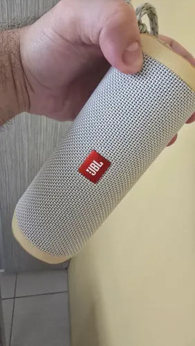 Super som JBL portátil Flip4 Branco à prova d'água  !!!