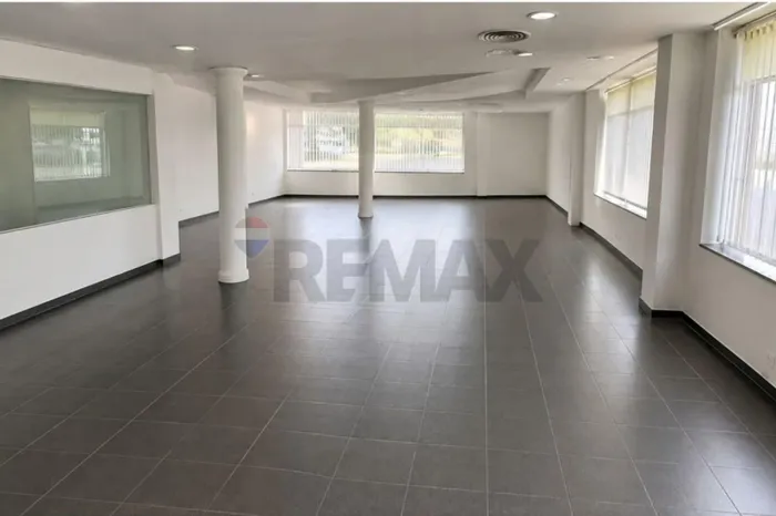 213,36 m² | Loja + Mezanino | Avenida Nossa Senhora da Penha | Shopping Boulevard da Praia