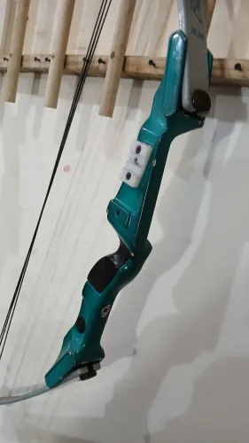 Arco BEAR azul 60 libras composto 