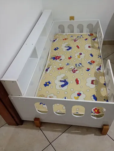 Cama Montessoriana com Nicho e led!