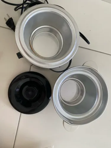 Panela para cera depilatória Mega Bell sem marcas de uso