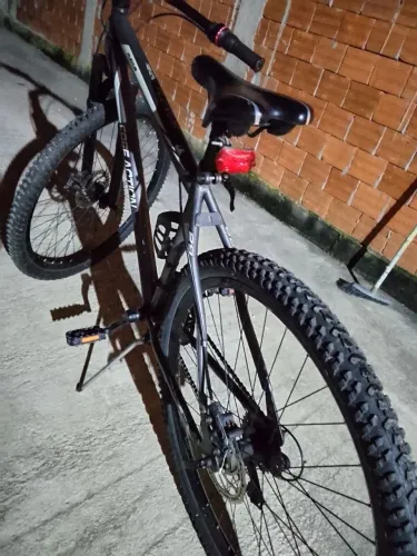 Vendo bicicleta aro 29 freio a disco