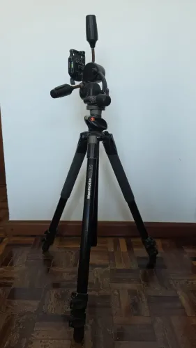 Tripe Manfrotto 055Xprob + Head 808rc4 com + 1 plate adicional.