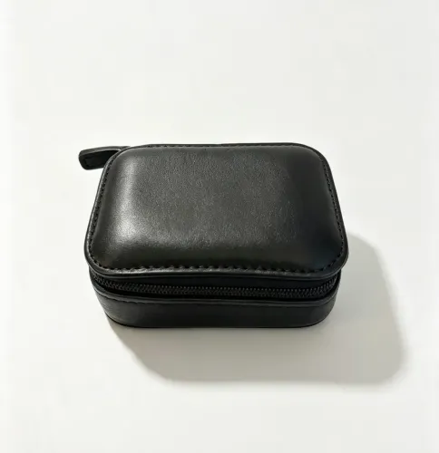 Porta remédios de couro preto