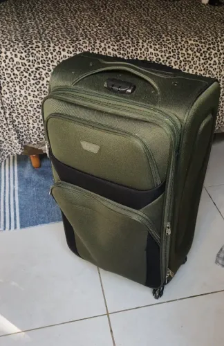 Vende - se mala de viagem grande