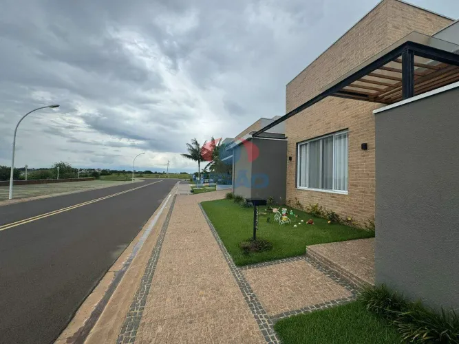 Casa em condomínio à venda, 4 quartos, 4 suítes, Jardim Residencial Dona Lucilla - Indaiat