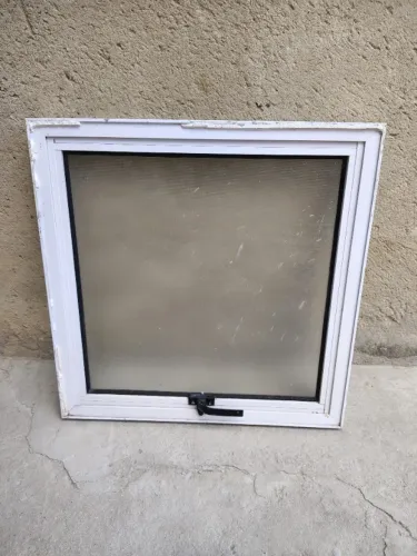 Janela Maxim-ar 60x60 Branca, usado em perfeita condições, vidro miniboreal
