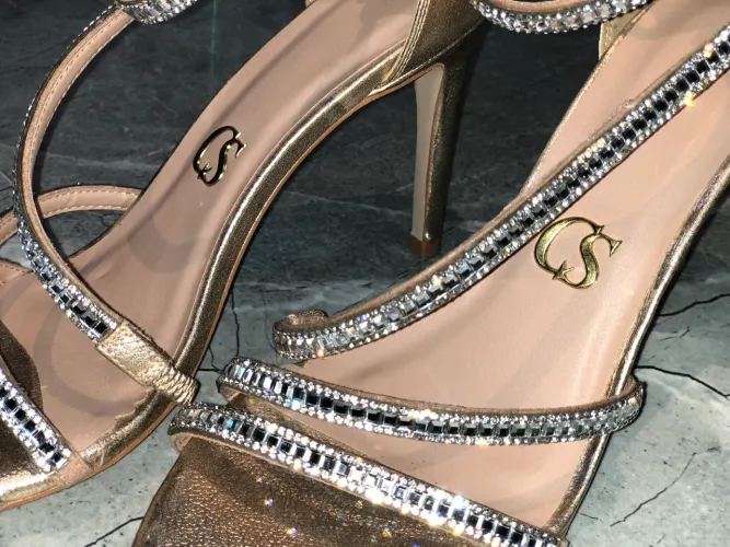 Sandália linda carmen Steffens 