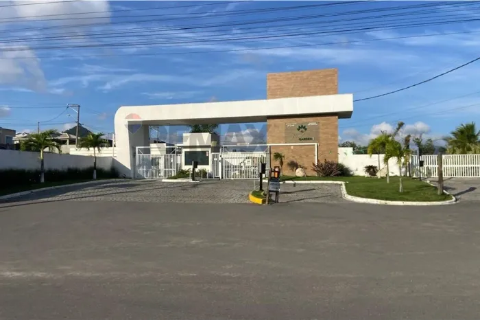 "Terreno Ideal em Caxito: Investimento e Tranquilidade"