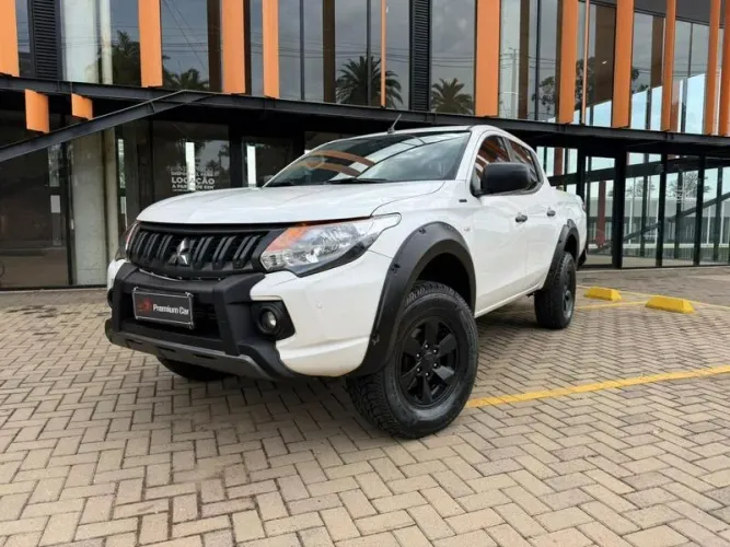 Mitsubishi L200 Triton Sport Outd. GLX 2.4 4X4 Mec. 2022
