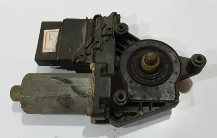 Motor Do Vidro Traseiro Esquerdo Passat 1997 - 2000 