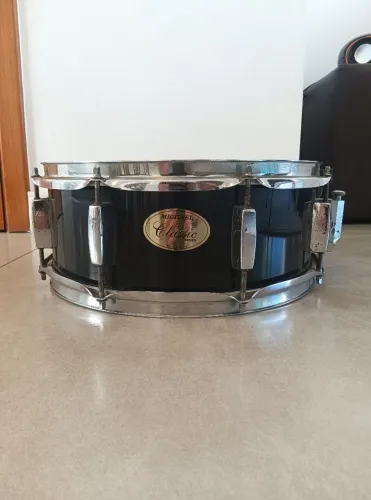 ## Caixa de bateria Michael Classic 14x5, totalmente funcional, ótimas condições !!!