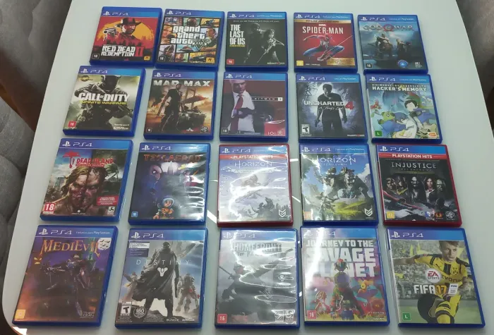 Lote com 20 jogos de PS4