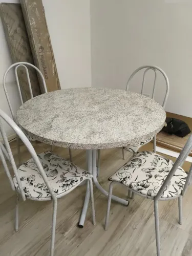 Mesa de jantar redonda
