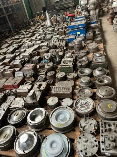 LINHA COMPLETA DE MOLDES E PORTA-MOLDES