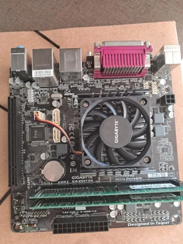 Kit Placa Mãe Amd Integrada Gigabyte Ga-e6010n + 8gb Memória Ddr3