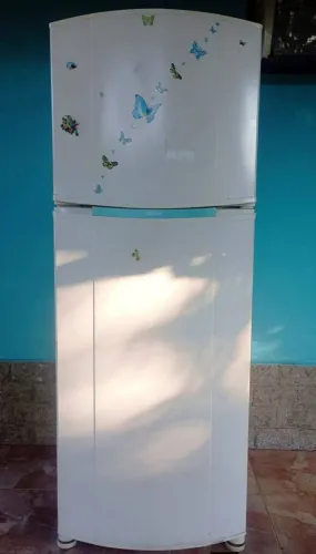 Geladeira Consul Grande e espaçosa!