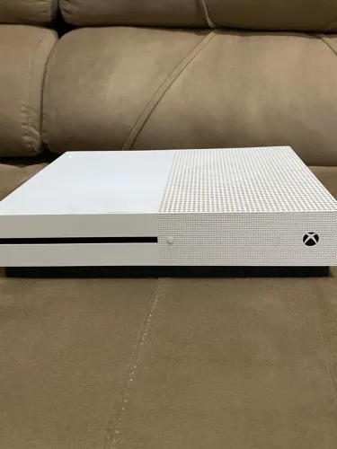 Xbox One S 1TB Branco + Controle Original - Ótimo Estado