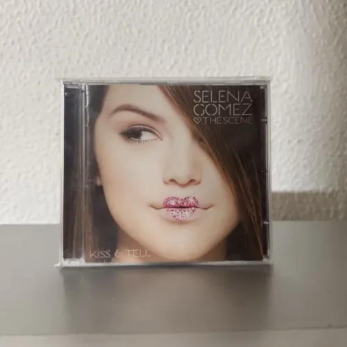 CD Kiss & Tell Selena Gomez & The Scene nacional