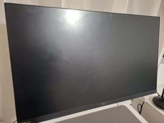 Monitor LG ultragear 24" full HD 180hz G-sync SRGB 99% HDR10