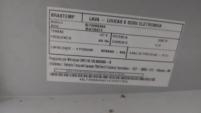 Máquina lava e seca louças