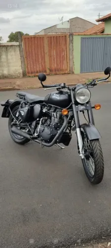 Royal Enfield Classic 500 Stealth Black