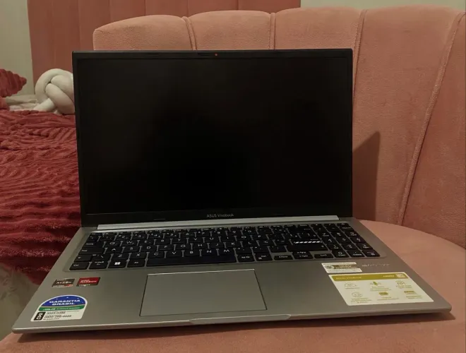 Notebook Asus Vivobook 15 Ryzen 7 16GB RAM Estado de Novo