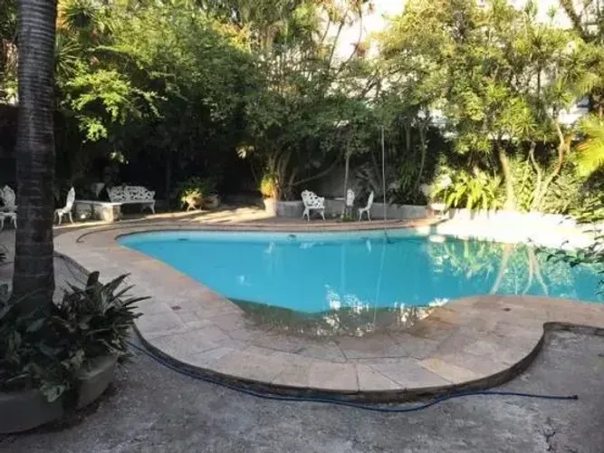 Sobrado 650 m², 4 Suítes, 6 Vagas com piscina e sauna, Centro, São Caetano do Sul, S.P.