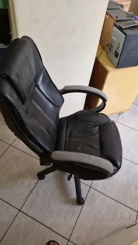 Cadeira presidente em bom estado