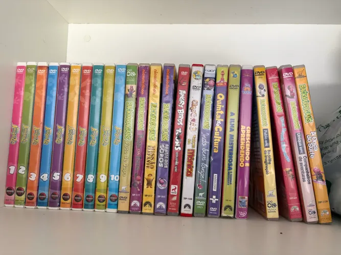 DVDs infantis diversos
