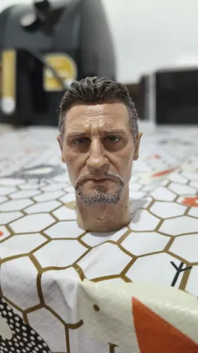Head 1/6 Rás Al Ghul paralela, não é hot toys. 