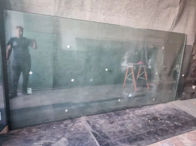 2 Vidro FIXO Grande 2,58x95 transparente temperados R$195 CADA E NÃO ENTREGO