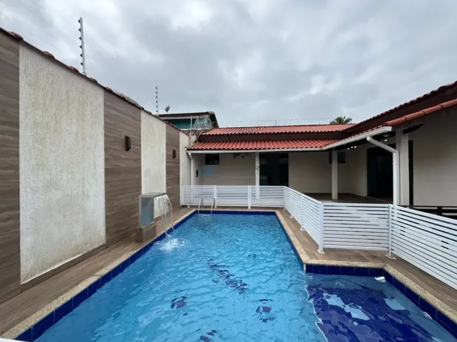 Casa Alto Padrão com piscina a Venda em Praia Grande no bairro Canto do forte