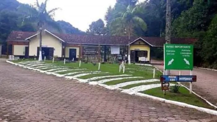 Terreno 1000 metros em condomínio de chacaras em Monteiro Lobato , 30 km de Campos Jordo
