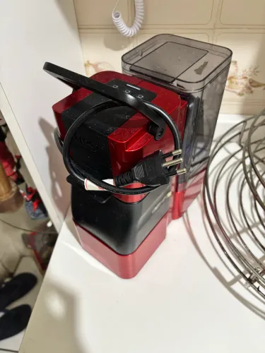 Cafeteira 3 Corações Vermelha - Usada 1 Vez