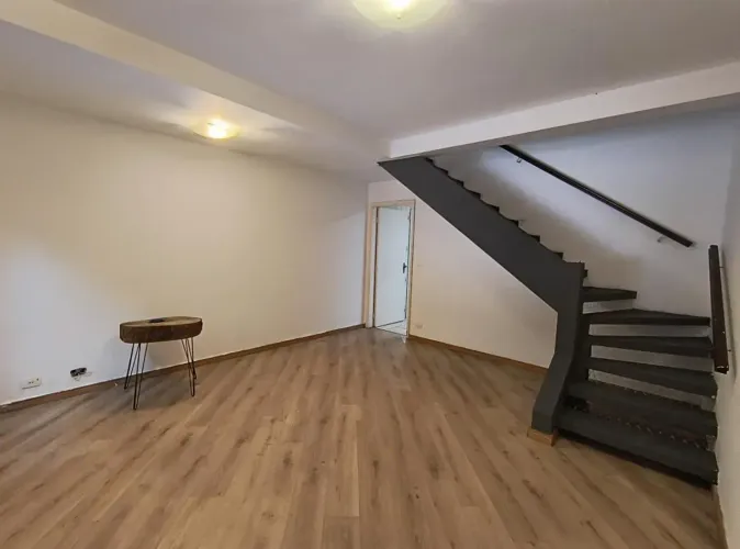 Casa Espaçosa de 120m² para Locação em Interlagos  3 Dorms (1 Suíte), Garagem Coberta e Te