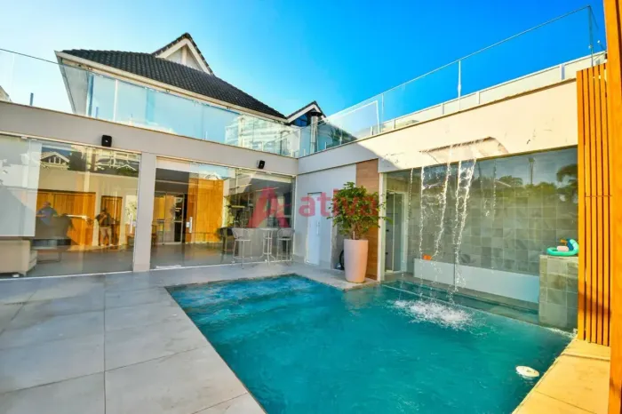 Casa com 5 Quartos (3 suítes), 281m² à venda, Barra da Tijuca, Rio de janeiro.
