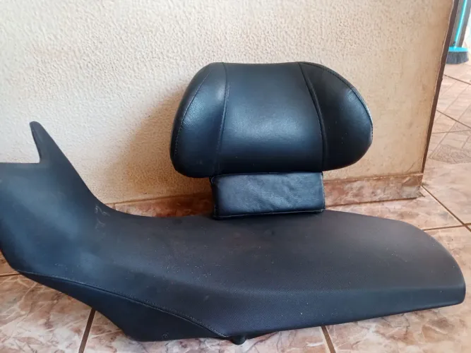 Banco e encosto do carona BMW gs 650