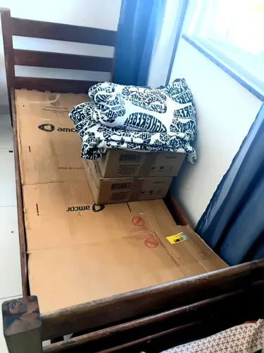 Vendo cama solteiro madeira de lei, 100% pura