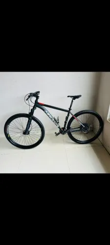 Bicleta mtb absolute, pé de vela shimano deore