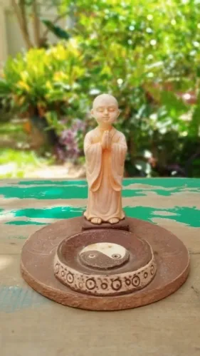 Porta Incenso Zen Yin Yang com Monge Meditativo - Decoração Yoga e Feng Shui