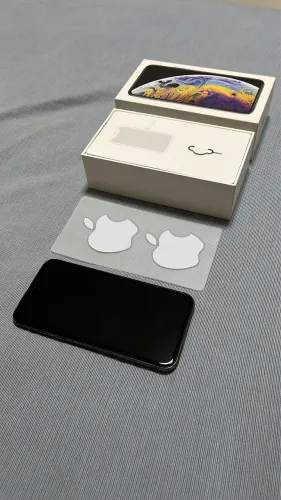 iPhone XS. 64gb. Acompanha caixa original e película de proteção !