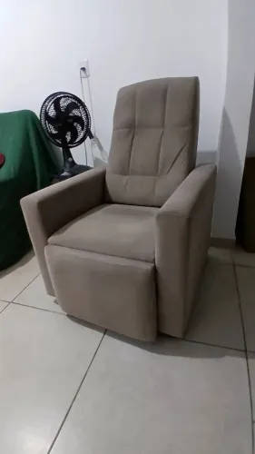 Poltrona reclinável