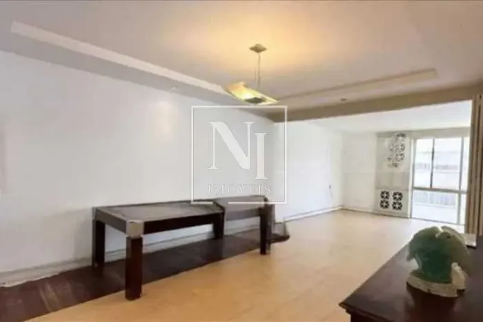 Apartamento : / Residencial / Copacabana