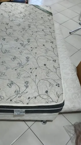 Box solteiro com aux
