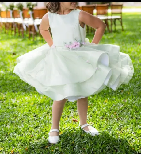 Vestido verde de festa infantil, número 6, da marca Mio Bebê