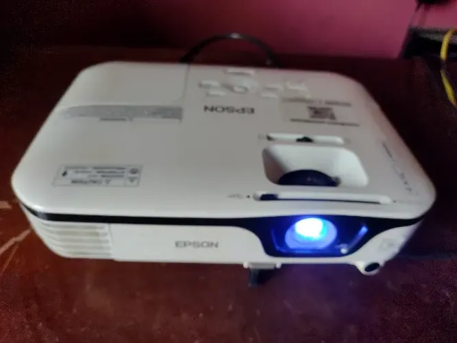 PROJETOR EPSON POWERLITE  X14+ H434A-3000 Lumens-ótimo estado