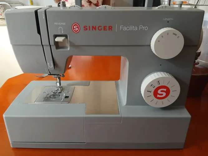 Maquina de costura Singer Facilita Pro 4411
