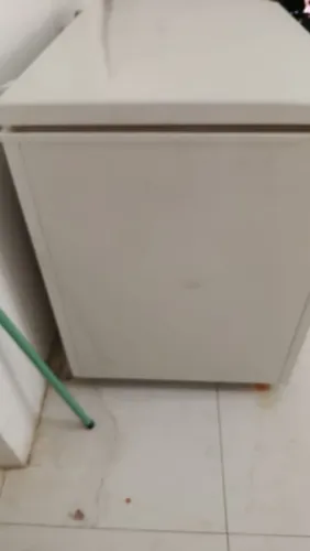 VENDO UM FREEZER GRANDE
