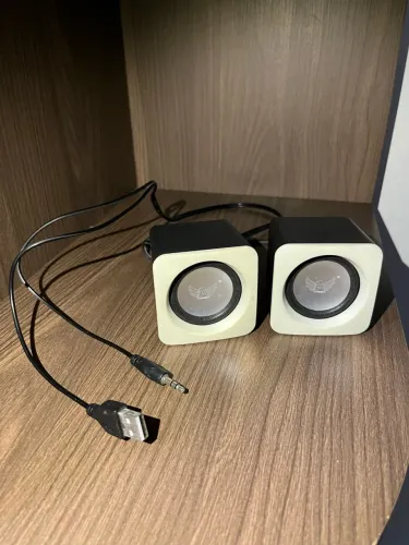 Caixinha de Som para PC/Notebook - Conexão USB e P2